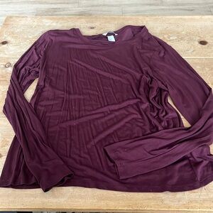 H&M long sleeve maroon top.